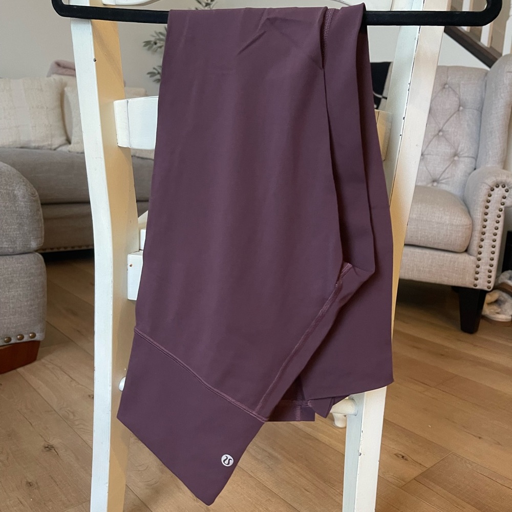 Lululemon Wunder Under leggings size 6